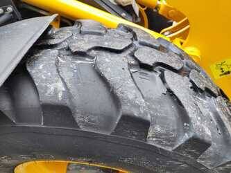 2023-komatsu-wa80m-43812362