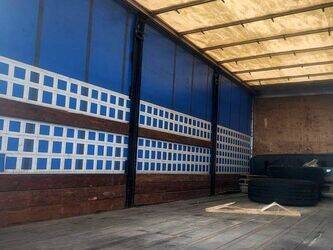 2009-renault-premium-1385820-43819295