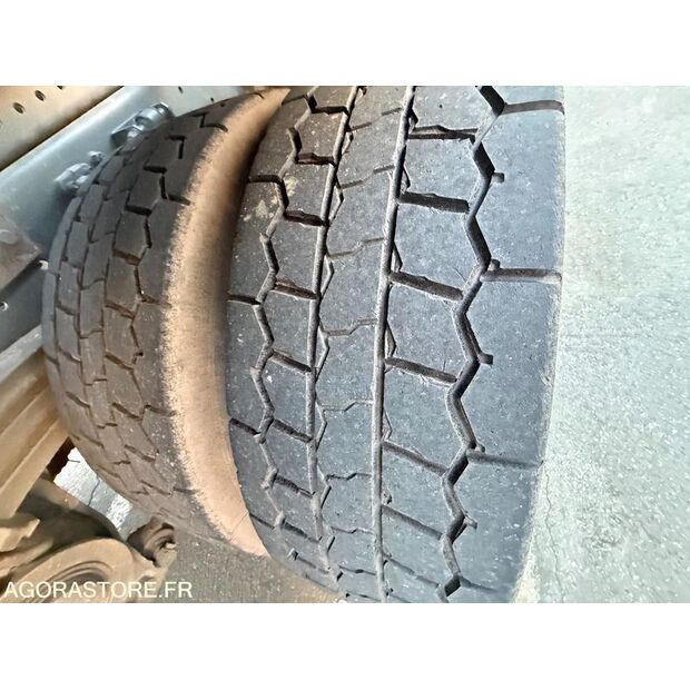 2004 Volvo FM12-43819917