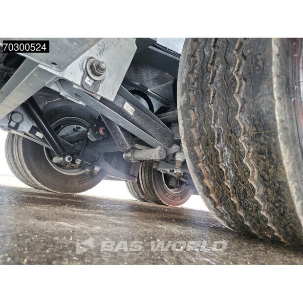 2025 Vega OTHERS-43820946