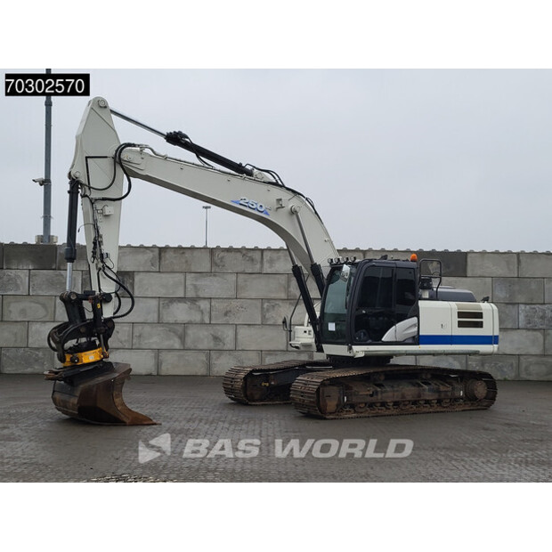 2018 هيتاشى ZX250LC-6-43821287