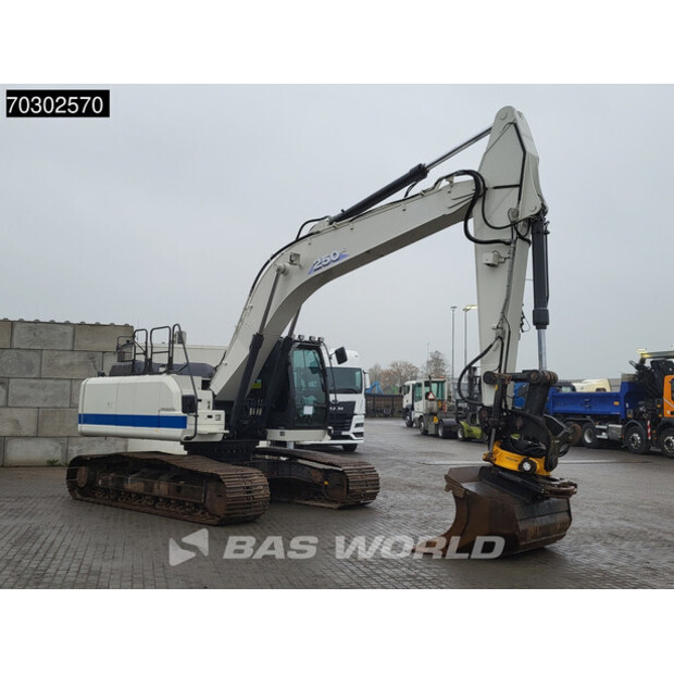 2018 هيتاشى ZX250LC-6-43821292