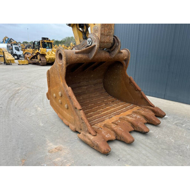 2020 كاتربيلر 352F-43824033