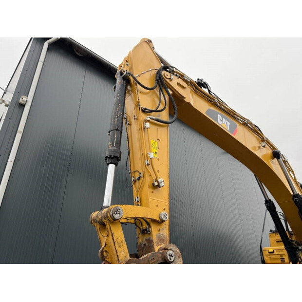 2020 كاتربيلر 352F-43824035