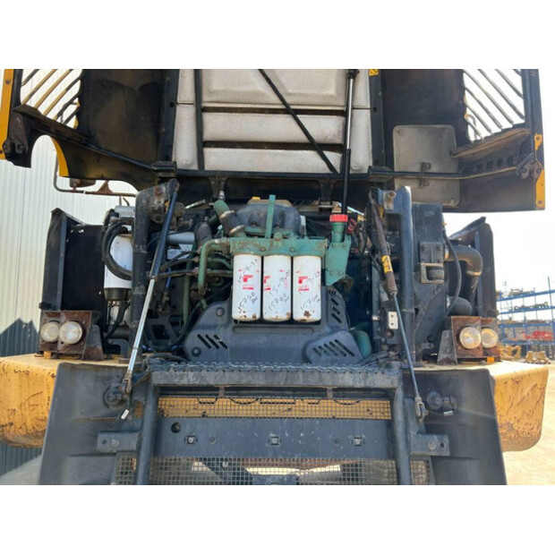 2010 فولفو A30E-43825103