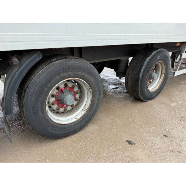 2005 جورينفاجن DRO-12-20B-43826433