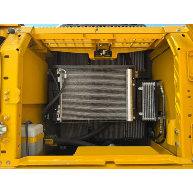 2025 Komatsu PC210-10M0-43826711