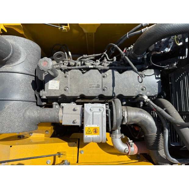 2025 Komatsu PC210-10M0-43826715