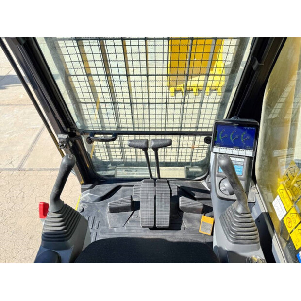 2025 Komatsu PC210LC-10M0-43826726