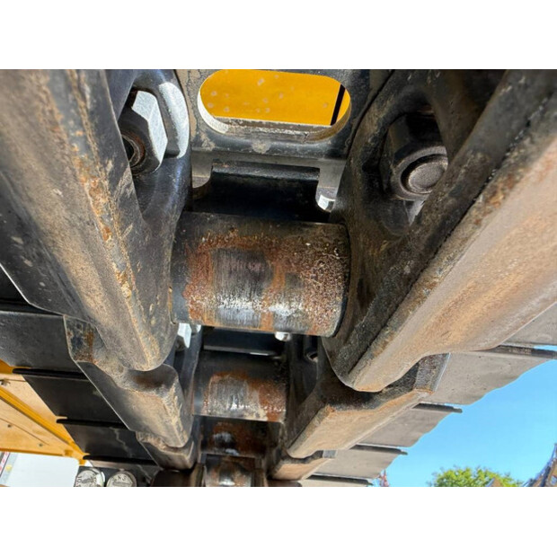 2025 Komatsu PC210LC-10M0-43826737