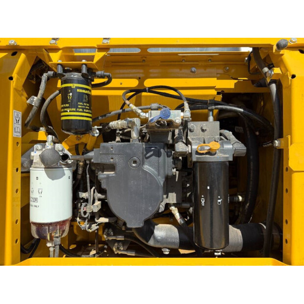 2025 Komatsu PC210LC-10M0-43826739