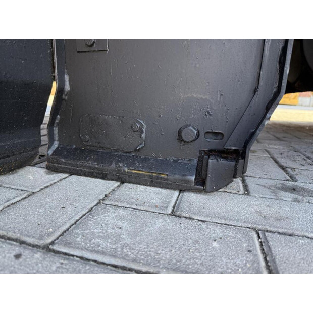 2003 DYNAPAC F121 6W-43829165