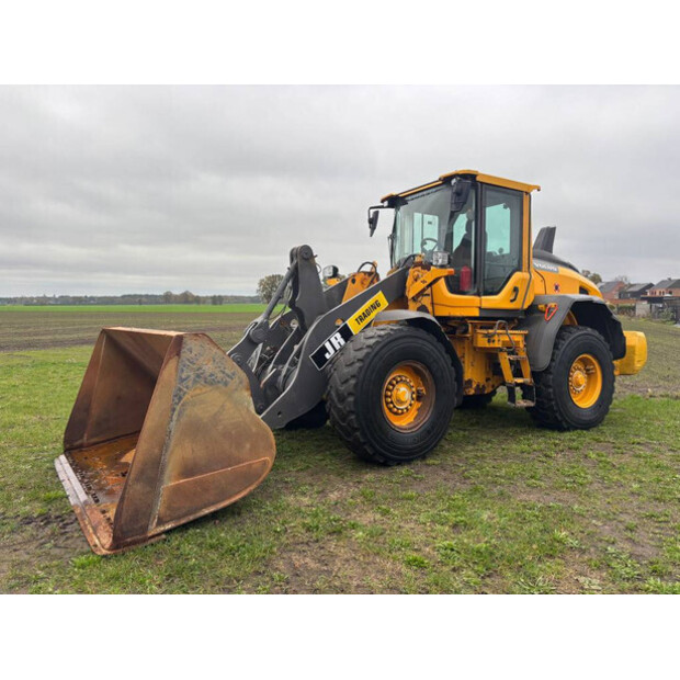 2017 فولفو L90H-43829423