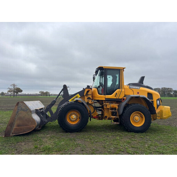 2017 فولفو L90H-43829424