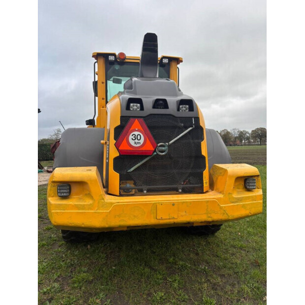 2017 فولفو L90H-43829426