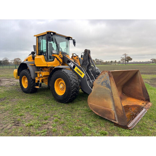 2017 فولفو L90H-43829429