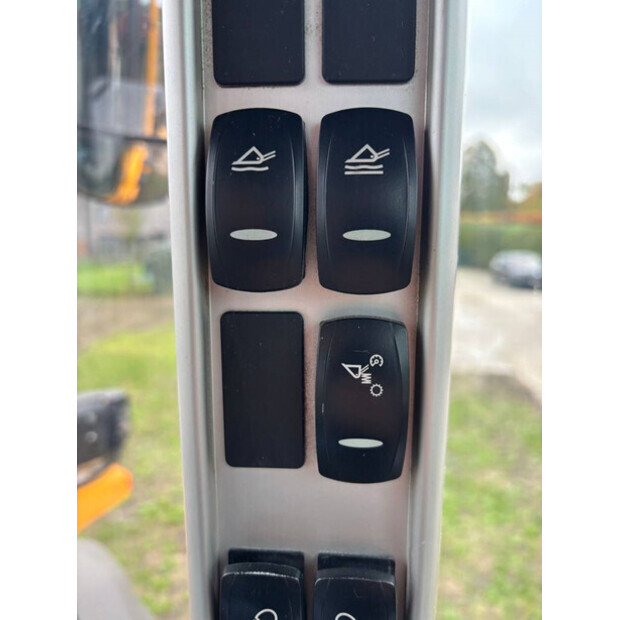 2017 فولفو L90H-43829434