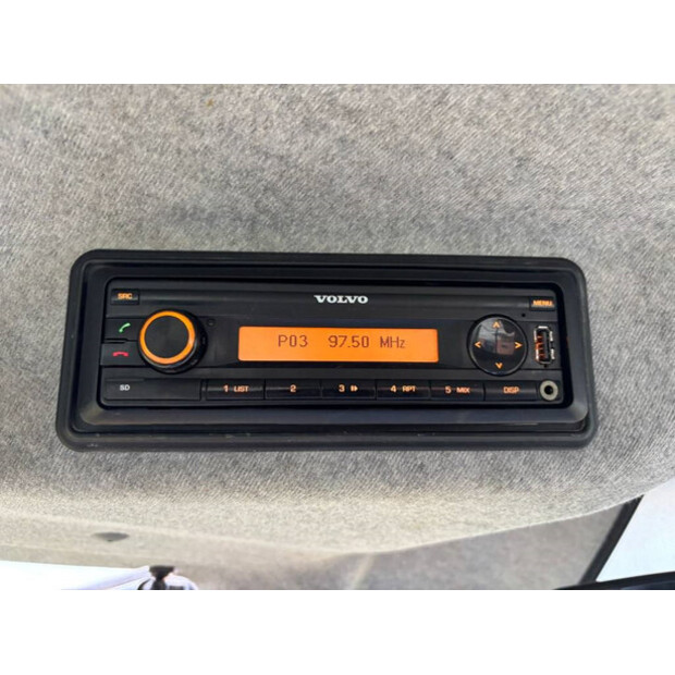 2017 فولفو L90H-43829436