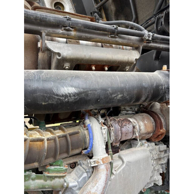 2017 فولفو L90H-43829440