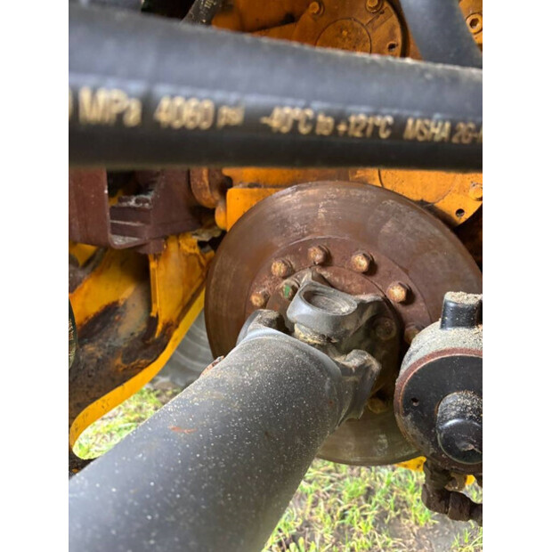 2017 فولفو L90H-43829442