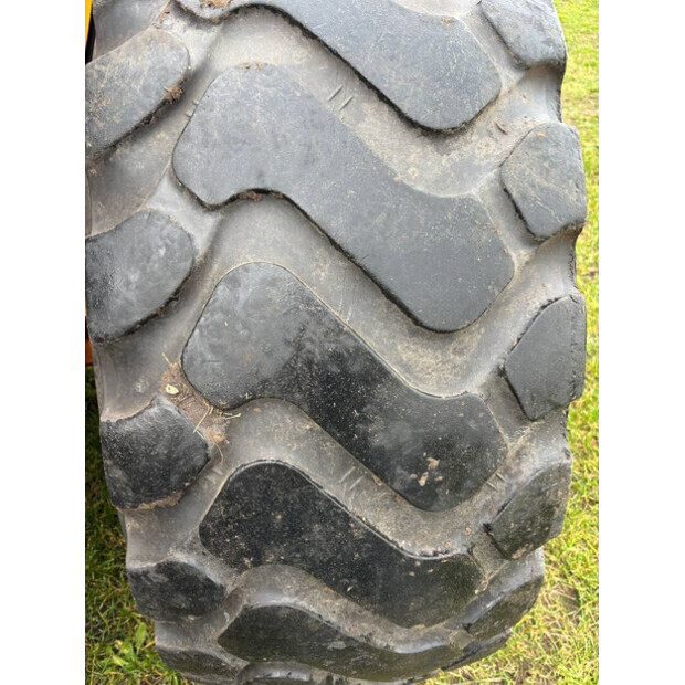 2017 فولفو L90H-43829444