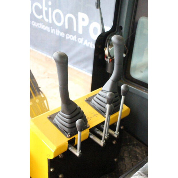 2024 إيه جي تي إندستريال QH13R-43829532