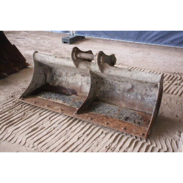 2018 JCB JS131LC-43829568