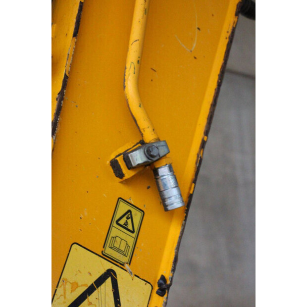 2018 JCB JS131LC-43829570