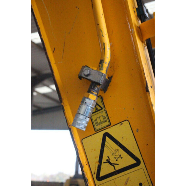 2018 JCB JS131LC-43829571