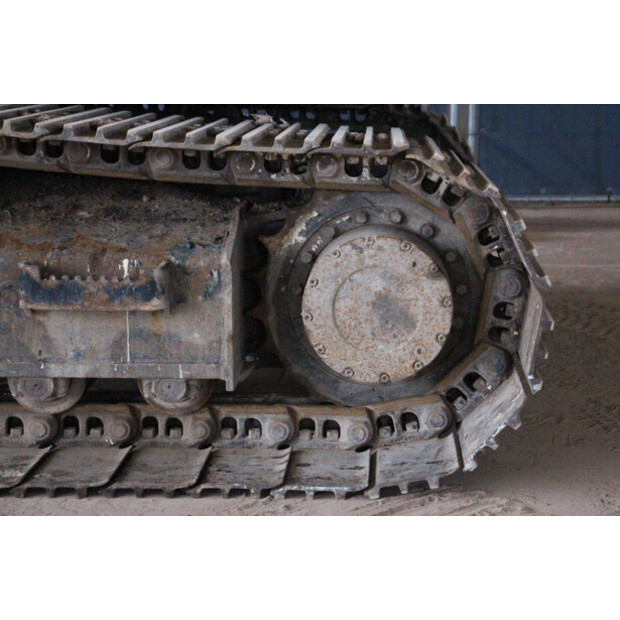 2018 JCB JS131LC-43829575