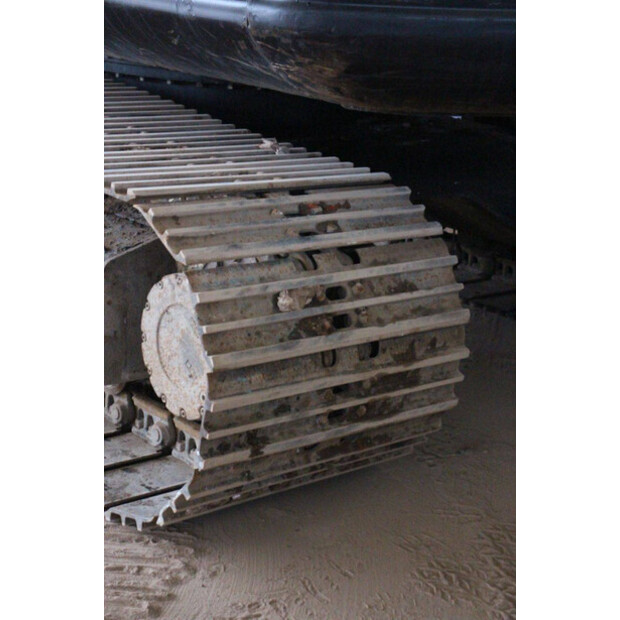 2018 JCB JS131LC-43829576