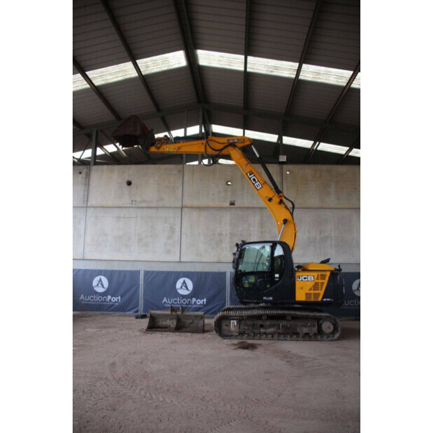 2018 JCB JS131LC-43829591