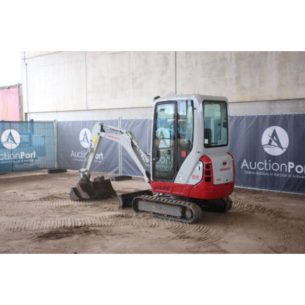 2021 تاكوتشي TB216-43829599