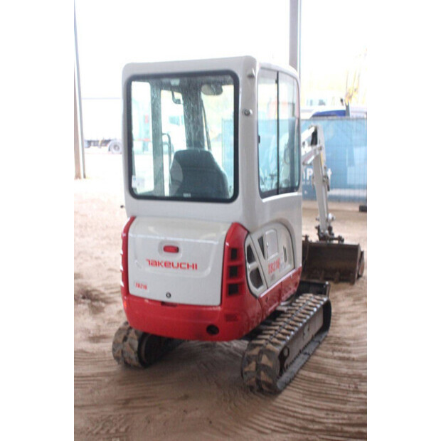 2021 تاكوتشي TB216-43829602