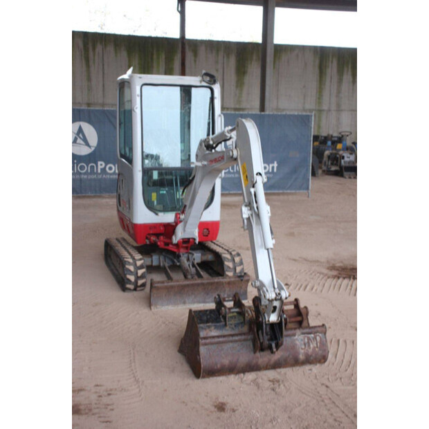 2021 تاكوتشي TB216-43829603