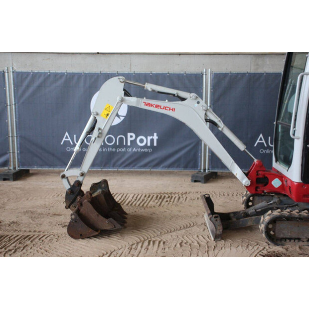 2021 تاكوتشي TB216-43829606