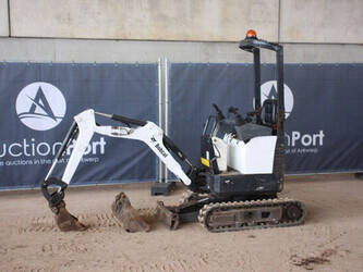 صورة ل حفارات 2020 بوبكات E10Z