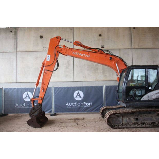 2016 هيتاشى ZX130LCN-5B-43830013