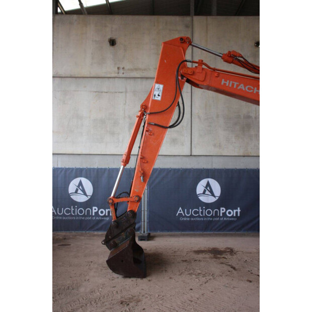 2016 هيتاشى ZX130LCN-5B-43830014