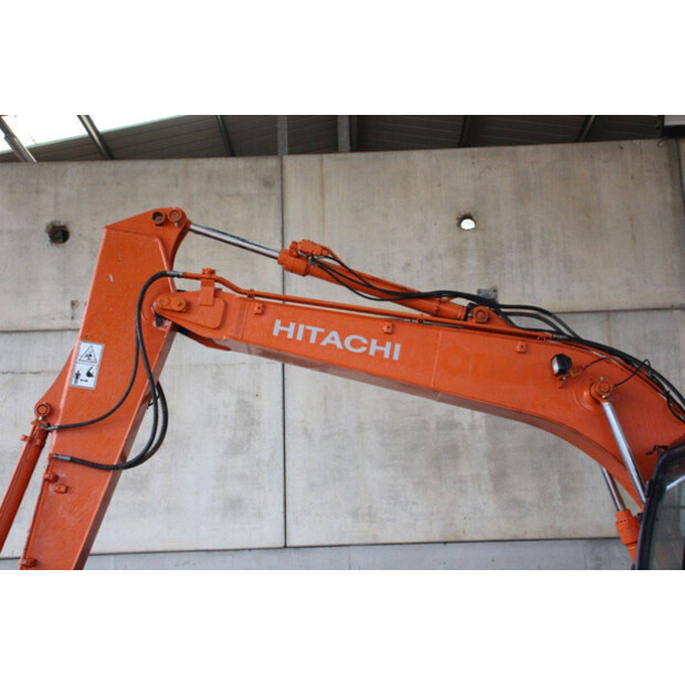 2016 هيتاشى ZX130LCN-5B-43830015