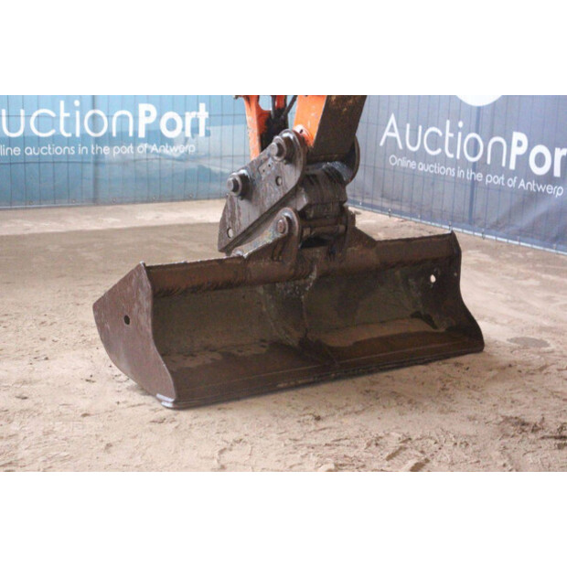 2016 هيتاشى ZX130LCN-5B-43830017