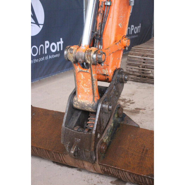 2016 هيتاشى ZX130LCN-5B-43830020