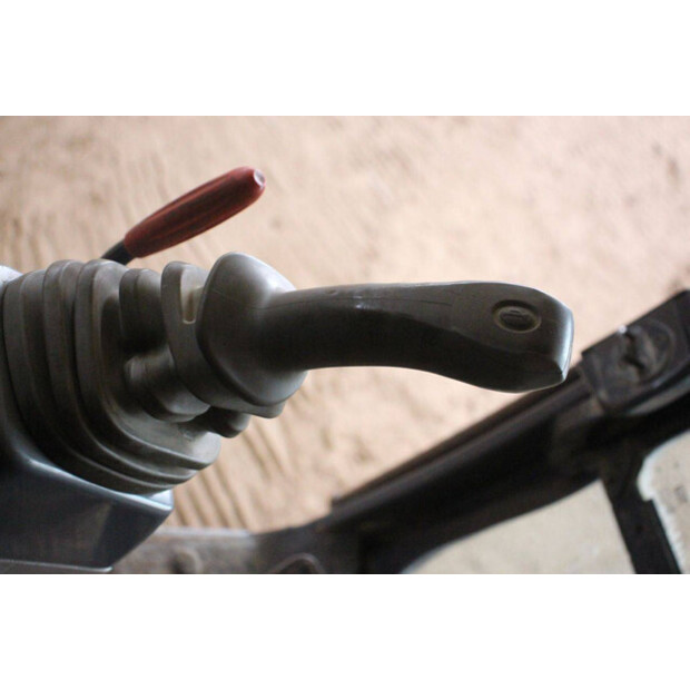 2016 هيتاشى ZX130LCN-5B-43830036