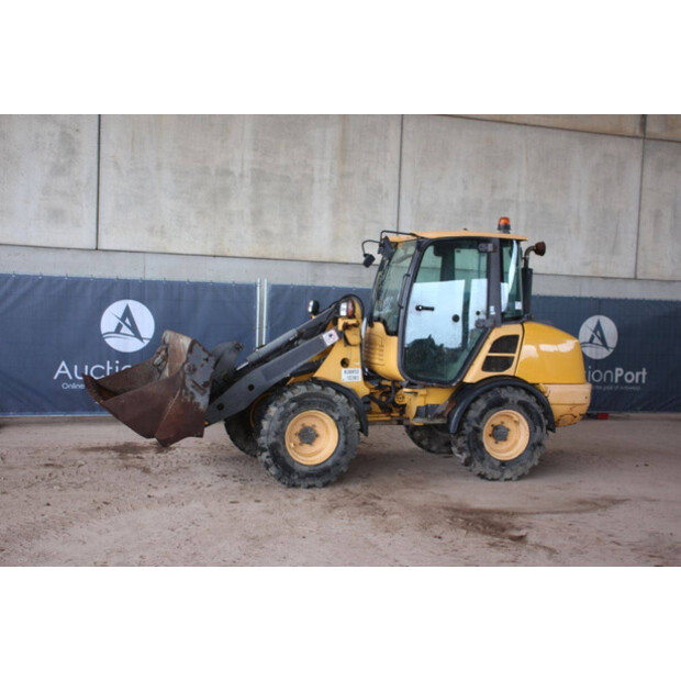 2016 Volvo L25F-43830112