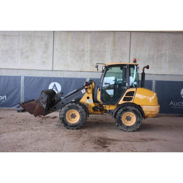 2016 Volvo L25F-43830113