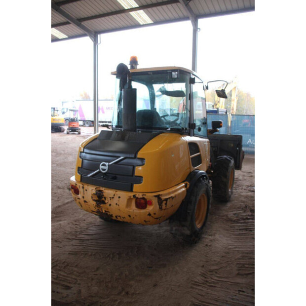 2016 Volvo L25F-43830116