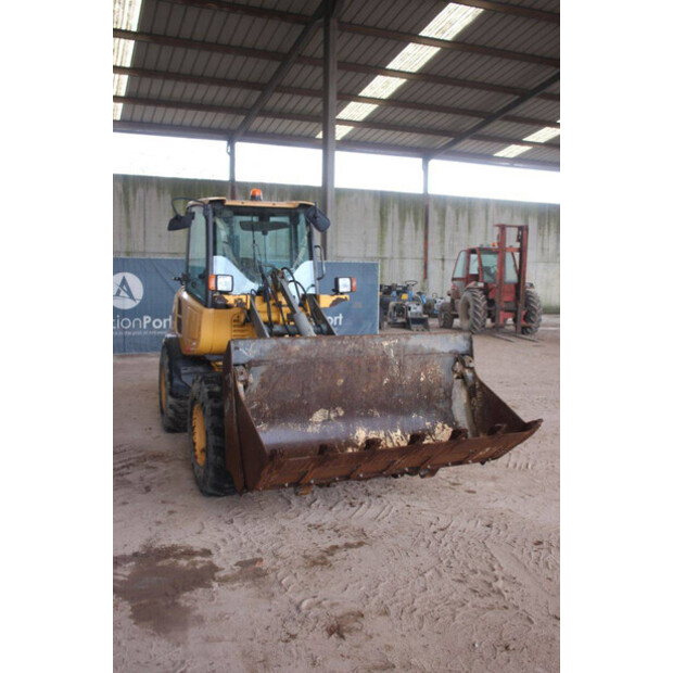 2016 Volvo L25F-43830117