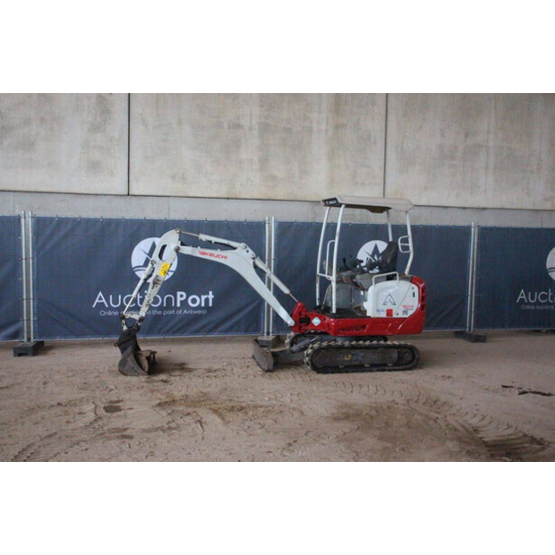 2020 تاكوتشي TB216-43830253