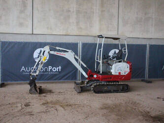 صورة ل حفارات 2020 تاكوتشي TB216