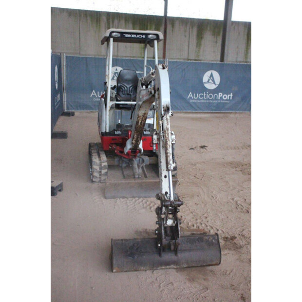 2020 تاكوتشي TB216-43830258